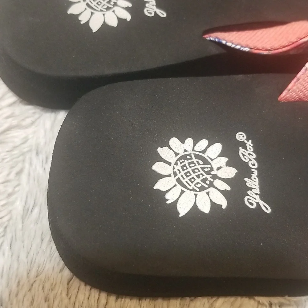 Yellow Box Coral Tropical Print Flip Flop Sandals - Picture 3 of 6